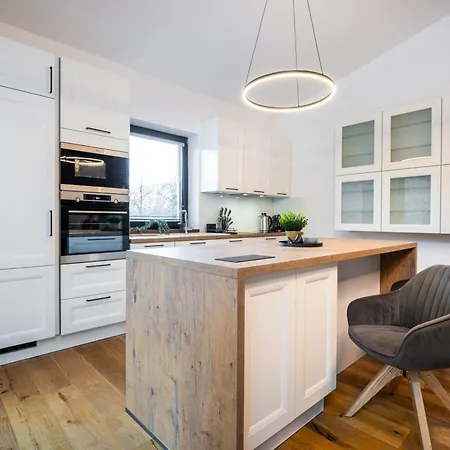 بيت للعطل Modern Nature Retreat W Pool, Ps5 & Hot Tube *