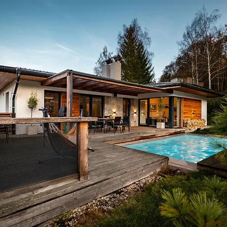 Modern Nature Retreat W Pool, Ps5 & Hot Tube Casa vacanze