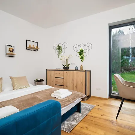 Casa vacanze Modern Nature Retreat W Pool, Ps5 & Hot Tube Sázava